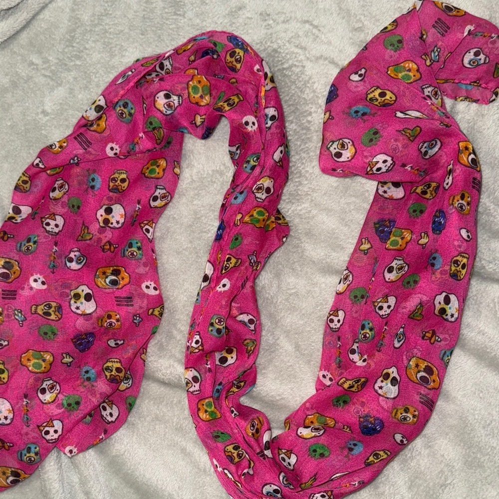 Pink Skull Pattern Scarf - Picture 2 of 5